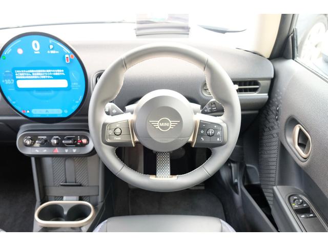 ＭＩＮＩ クーパーＣ　クラシック・トリム　３ドア　ＤＣＴ　コンビシート　１７インチＡＷ　シートヒーター　ステアリングヒーター　ドライビングアシストプラス　パーキングアシスト　ＨＵＤ　ＡＲビュー（15枚目）