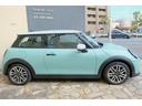 ＭＩＮＩ クーパーＳ　３ドア　ＤＣＴ　クラシックトリム・コンビシート・１７インチＡＷ・ステアリングヒーター・シートヒーター・ドライビングアシストプラス・パーキングアシストプラス・ＨＵＤ・ＡＲビュー（5枚目）