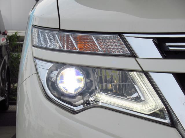 エルグランド ２５０ハイウェイスターＳ　４ＷＤ車　走行５９１３２キロ　純正メモリーナビ　バックモニタ－　ＥＴＣ　両側パワースライドドア　純正ドラレコ　ＬＥＤヘッドライト　オートライト　ＤＶＤ再生可　スマートキー　オートクルーズ　点検記録簿有（27枚目）
