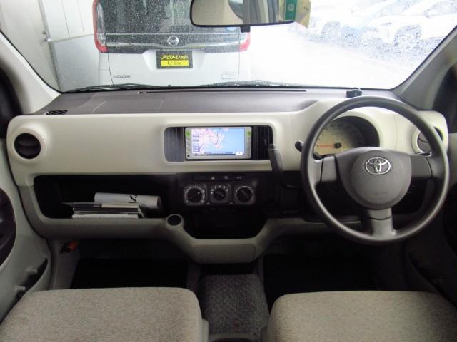 パッソ Ｘ　運転席助手席エアバック　メモリーナビゲーション　横滑り防止機能　エアコン　キーレス　リアカメラ　ＡＢＳ　パワーウィンドウ　パワーステアリング　ナビＴＶ　ワンセグＴＶ　運転席エアバック（5枚目）