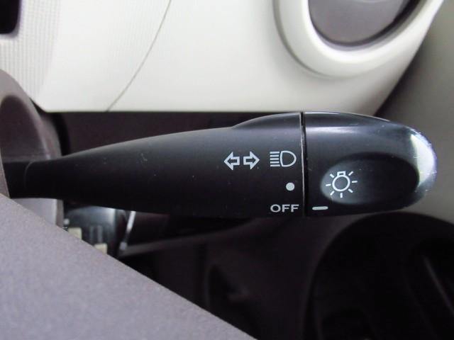 パッソ Ｘ　運転席助手席エアバック　メモリーナビゲーション　横滑り防止機能　エアコン　キーレス　リアカメラ　ＡＢＳ　パワーウィンドウ　パワーステアリング　ナビＴＶ　ワンセグＴＶ　運転席エアバック（12枚目）