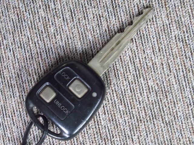 パッソ Ｘ　運転席助手席エアバック　メモリーナビゲーション　横滑り防止機能　エアコン　キーレス　リアカメラ　ＡＢＳ　パワーウィンドウ　パワーステアリング　ナビＴＶ　ワンセグＴＶ　運転席エアバック（24枚目）