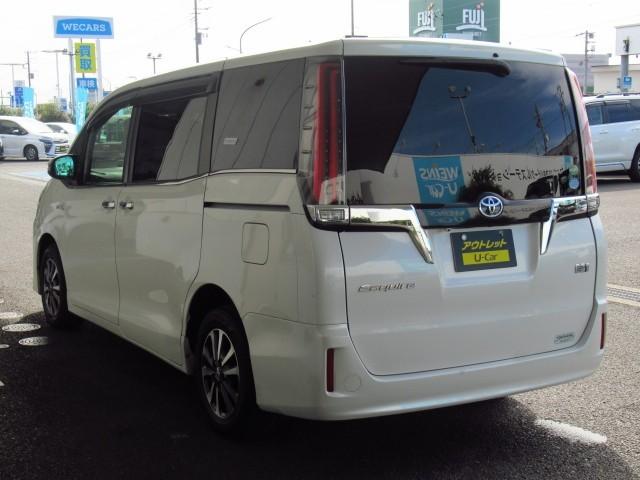 エスクァイア ハイブリッドＧｉ　Ｒカメラ　ＡＡＣ　ナビ＆ＴＶ　記録簿付き　地デジ　クルーズコントロール　ＬＥＤライト　キーレスエントリー　スマートキー付　ＤＶＤ再生可　エアバック　横滑防止装置　ドライブレコーダー　盗難防止システム（4枚目）