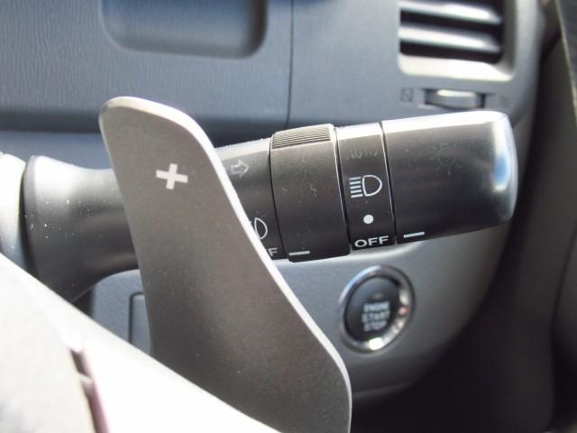 ヴォクシー ＺＳ　煌ＩＩ　両電動スライドドア　Ｗエアバック　ＥＴＣ車載器　エアバック　インテリジェントキー　キーフリー　ナビテレビ　アルミホイル　三列シート　ＤＶＤ再生可能　セキュリティアラーム　ＡＢＳ　パワーウィンドウ（13枚目）