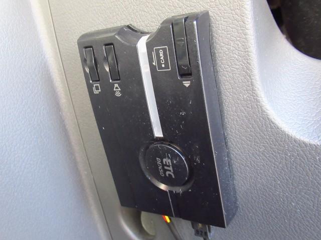ヴォクシー ＺＳ　煌ＩＩ　両電動スライドドア　Ｗエアバック　ＥＴＣ車載器　エアバック　インテリジェントキー　キーフリー　ナビテレビ　アルミホイル　三列シート　ＤＶＤ再生可能　セキュリティアラーム　ＡＢＳ　パワーウィンドウ（14枚目）