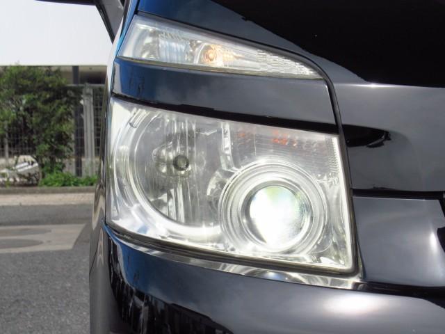 ヴォクシー ＺＳ　煌ＩＩ　両電動スライドドア　Ｗエアバック　ＥＴＣ車載器　エアバック　インテリジェントキー　キーフリー　ナビテレビ　アルミホイル　三列シート　ＤＶＤ再生可能　セキュリティアラーム　ＡＢＳ　パワーウィンドウ（21枚目）