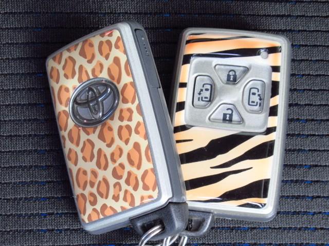 ヴォクシー ＺＳ　煌ＩＩ　両電動スライドドア　Ｗエアバック　ＥＴＣ車載器　エアバック　インテリジェントキー　キーフリー　ナビテレビ　アルミホイル　三列シート　ＤＶＤ再生可能　セキュリティアラーム　ＡＢＳ　パワーウィンドウ（24枚目）