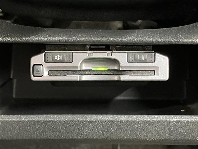 シエンタ ＤＩＣＥリミテッド　キーレスエントリーキー　ナビＴＶ　運転席エアバッグ　バックモニタ－　ワンセグテレビ　ＥＴＣ車載器　ＤＶＤ再生　Ｗエアバック　ミュージックプレイヤー接続可　メモリーナビ　三列シート　パワーウインドウ（8枚目）