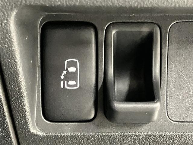 シエンタ ＤＩＣＥリミテッド　キーレスエントリーキー　ナビＴＶ　運転席エアバッグ　バックモニタ－　ワンセグテレビ　ＥＴＣ車載器　ＤＶＤ再生　Ｗエアバック　ミュージックプレイヤー接続可　メモリーナビ　三列シート　パワーウインドウ（9枚目）