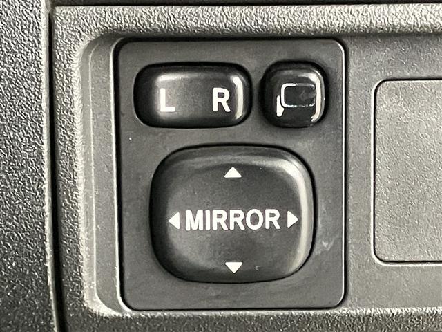 シエンタ ＤＩＣＥリミテッド　キーレスエントリーキー　ナビＴＶ　運転席エアバッグ　バックモニタ－　ワンセグテレビ　ＥＴＣ車載器　ＤＶＤ再生　Ｗエアバック　ミュージックプレイヤー接続可　メモリーナビ　三列シート　パワーウインドウ（11枚目）