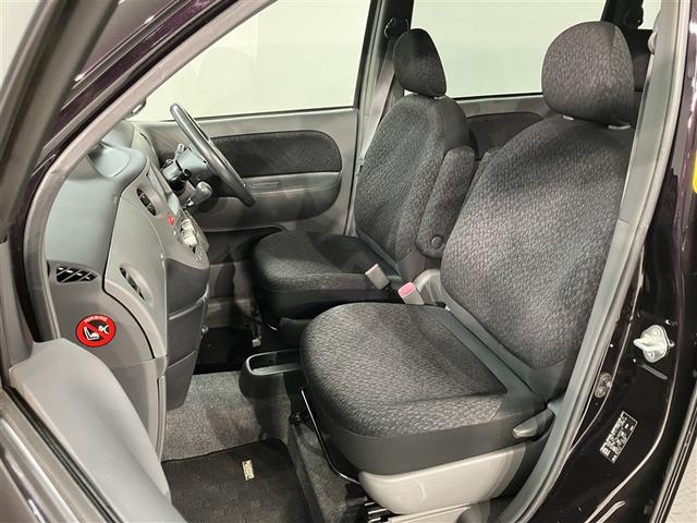 シエンタ ＤＩＣＥリミテッド　キーレスエントリーキー　ナビＴＶ　運転席エアバッグ　バックモニタ－　ワンセグテレビ　ＥＴＣ車載器　ＤＶＤ再生　Ｗエアバック　ミュージックプレイヤー接続可　メモリーナビ　三列シート　パワーウインドウ（16枚目）
