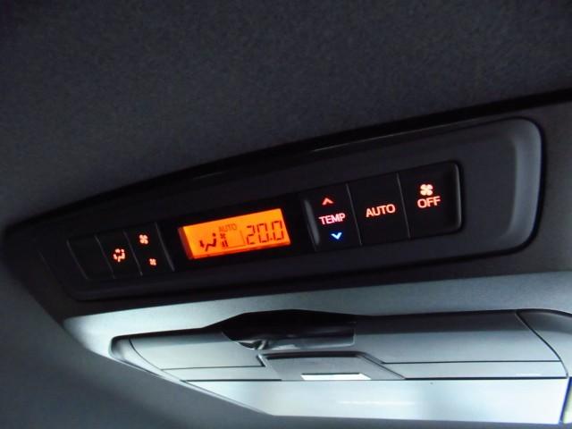 ヴォクシー ZS 煌III プリクラッシュ スマートキ アイスト DVD再生機能 横滑り防止装置 ナビTV アルミ 三列シート 盗難防止 オートエアコン キーレス ETC装備 パワステ メモリナビ クルコン LEDヘッドライト(25枚目)