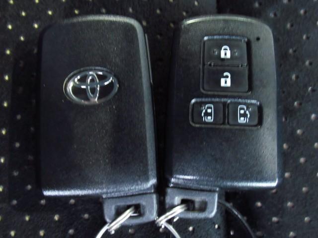 ヴォクシー ZS 煌III プリクラッシュ スマートキ アイスト DVD再生機能 横滑り防止装置 ナビTV アルミ 三列シート 盗難防止 オートエアコン キーレス ETC装備 パワステ メモリナビ クルコン LEDヘッドライト(32枚目)