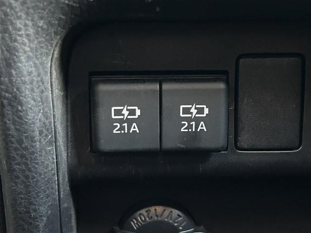 ヴォクシー ＺＳ　煌ＩＩＩ　プリクラッシュ　スマートキ　アイスト　ＤＶＤ再生機能　記録簿付き　横滑り防止装置　ナビＴＶ　アルミ　三列シート　盗難防止　オートエアコン　キーレス　ＥＴＣ装備　パワステ　メモリナビ　クルコン　ＡＢＳ（17枚目）