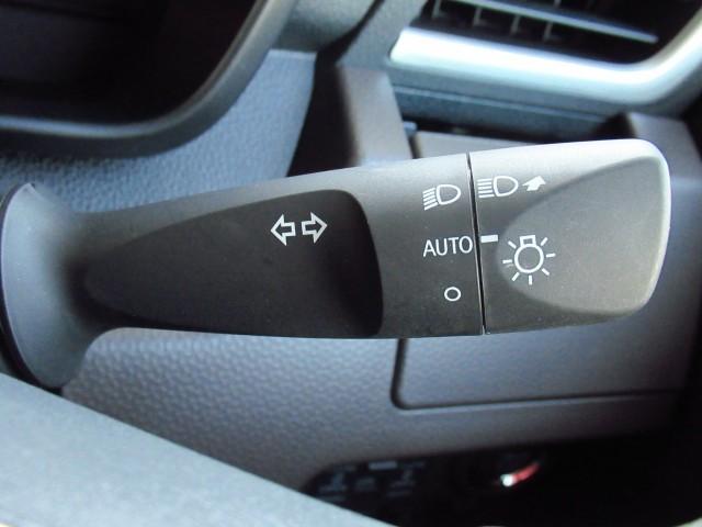 ルーミー G 追突軽減ブレーキ パワステ Aストップ LEDライト Rカメラ 記録簿付 横滑り防止システム ウォークスルー エアバック セキュリティーアラーム パワーウィンドウ 運転席助手席エアバック ナビ&TV(13枚目)