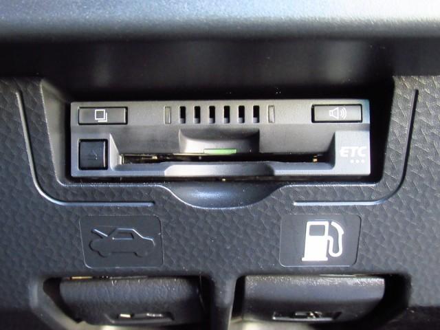 ルーミー G 追突軽減ブレーキ パワステ Aストップ LEDライト Rカメラ 記録簿付 横滑り防止システム ウォークスルー エアバック セキュリティーアラーム パワーウィンドウ 運転席助手席エアバック ナビ&TV(18枚目)