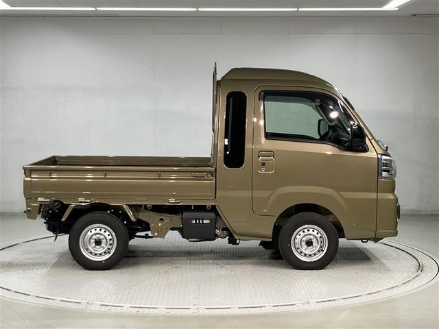 ハイゼットトラック ジャンボエクストラ　アイドルＳ　セキュリティー　ＬＥＤヘッド　ＰＷ　キーフリー　ＡＢＳ　エアバッグ　ＰＳ　エアコン　ＥＳＣ　スマートＫＥＹ　プリクラッシュ　Ｗエアバッグ（3枚目）