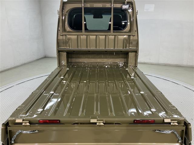 ハイゼットトラック ジャンボエクストラ　アイドルＳ　セキュリティー　ＬＥＤヘッド　ＰＷ　キーフリー　ＡＢＳ　エアバッグ　ＰＳ　エアコン　ＥＳＣ　スマートＫＥＹ　プリクラッシュ　Ｗエアバッグ（12枚目）