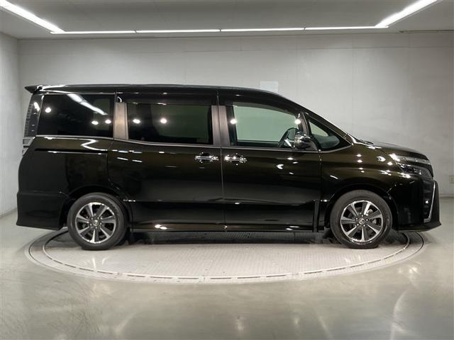 ヴォクシー ZS 煌II スマートキー・プッシュスタート バックガイドモニター セキュリティアラーム 両側パワスラドア 1オーナー ETC車載器 地デジテレビ VSC LEDライト 助手席エアバック キーレスエントリー AC(3枚目)