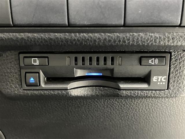 カローラ ハイブリッド　Ｇ－Ｘ　ＴＳＳ　Ｂカメラ　クルーズコントロール　エアバッグ　ドライブレコーダー　スマートキー　キーレス　ＬＥＤライト　ナビ　ＥＴＣ　ミュージックプレイヤー接続可　メモリーナビ　横滑り防止装置　盗難防止システム（8枚目）