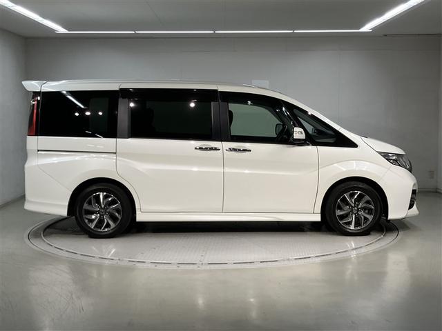 ステップワゴンスパーダ スパーダ　ホンダセンシング　ＡＷ　盗難防止　助手席エアバッグ　Ｗパワスラ　メモリナビ　記録簿有　地デジ　サイドエアバッグ　ＬＥＤライト　横滑り防止システム　オートエアコン　リアカメラ　ナビ＆ＴＶ　三列シート　アイドリングＳ（3枚目）
