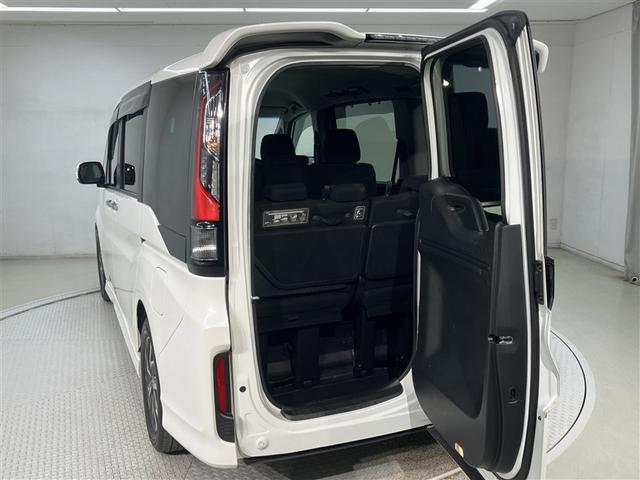 ステップワゴンスパーダ スパーダ　ホンダセンシング　ＡＷ　盗難防止　助手席エアバッグ　Ｗパワスラ　メモリナビ　記録簿有　地デジ　サイドエアバッグ　ＬＥＤライト　横滑り防止システム　オートエアコン　リアカメラ　ナビ＆ＴＶ　三列シート　アイドリングＳ（17枚目）