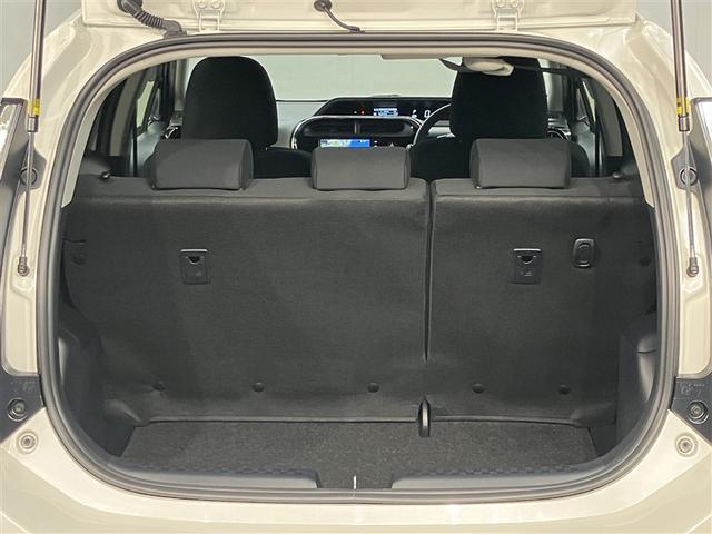 アクア Ｓスタイルブラック　ＡＵＸ端子　記録簿あり　バックモニタ－　地デジフルセグ　ナビＴＶ　イモビライザー　スマートキープッシュスタート　１オーナー　ＥＴＣ付き　Ｗエアバッグ　キーフリ　メモリーナビゲーション　ドラレコ付き（18枚目）