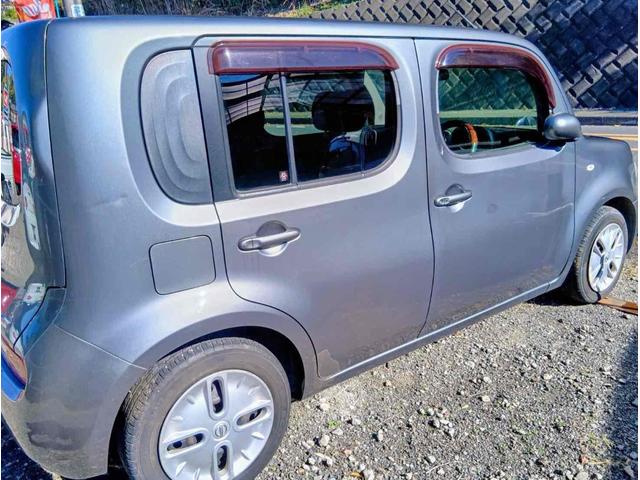 キューブ １５Ｘ　Ｍセレクション　ナビ　スマートキー　ＣＶＴ　盗難防止システム　衝突安全ボディ　ＡＢＳ　エアコン　パワーステアリング　パワーウィンドウ（8枚目）