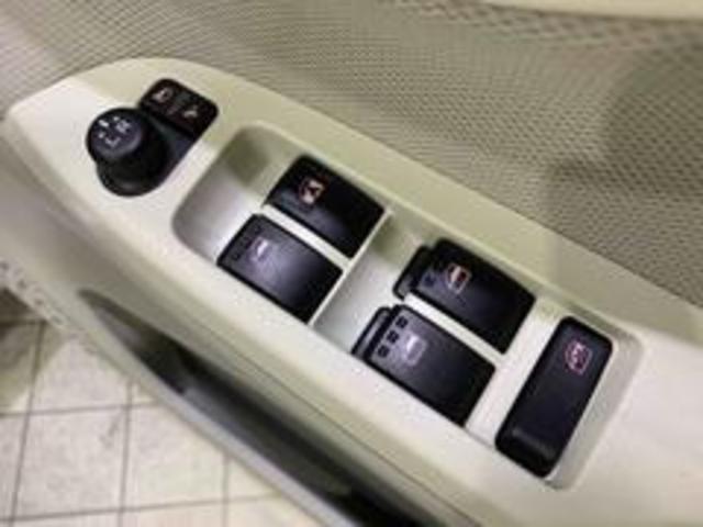 ムーヴ Ｘ　ＳＡＩＩＩ　サポカーＳワイド適合　ステアリングスイッチ　オートエアコン　Ｐスタート　運転席シートヒーター　アイドリングストップ　横滑り防止機能　誤発進抑制機能　オートハイビーム　コーナーセンサー　キーフリー（19枚目）