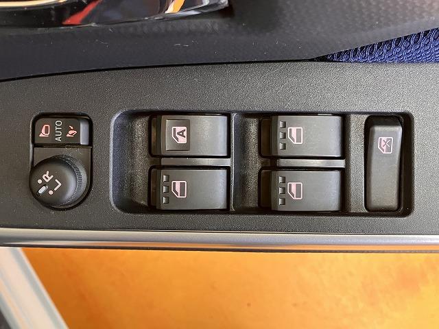 トール カスタムG SAII スマアシ ETC ドラレコ 両側オートスライドドア ステアリングスイッチ アイドリングストップ 横滑り防止機能 誤発進抑制機能 Pスタート 電動格納ミラー キーフリー(17枚目)