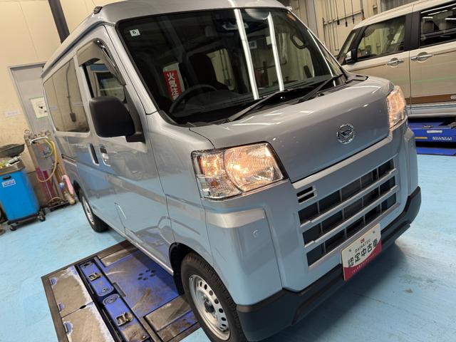 ハイゼットカーゴ DX サポカーSワイド適合 ラジオ エアコン アクセサリーソケット コーナーセンサー アイドリングストップ 光軸調整ダイヤル 横滑り防止機能 誤発進抑制機能 パワーウインドウ キーレス(6枚目)