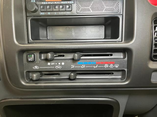 ハイゼットトラック エアコン・パワステ　スペシャル　５段マニュアルシフト　三方開　ゴムマット　ラジオ　エアコン　パワーステアリング　光軸調整ダイヤル（13枚目）