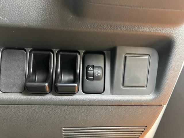 ハイゼットトラック エアコン・パワステ　スペシャル　５段マニュアルシフト　三方開　ゴムマット　ラジオ　エアコン　パワーステアリング　光軸調整ダイヤル（17枚目）