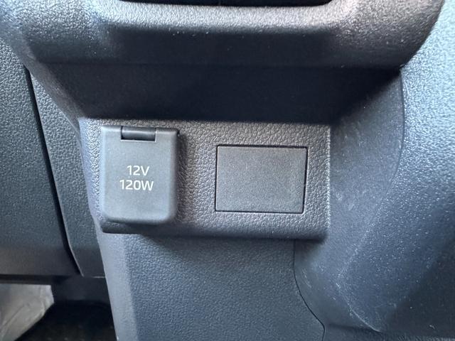 ハイゼットカーゴ ＤＸ　サポカーＳワイド適合　ラジオ　エアコン　アクセサリーソケット　コーナーセンサー　アイドリングストップ　光軸調整ダイヤル　横滑り防止機能　誤発進抑制機能　パワーウインドウ　キーレス（15枚目）