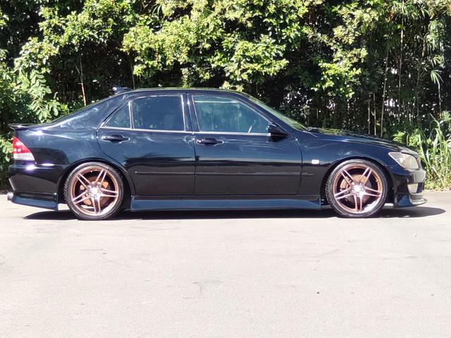 アルテッツァ RS200 Zエディション 色替車202ブラック外フルエアロ外ボンネット外ミラーステンタコ足Fパイプマフラーコーヨーアルミラジエターファイナルコネクション車高調18インチモデル5AWブリッツ水温計&負圧計ケンウッドSDナビETC(4枚目)