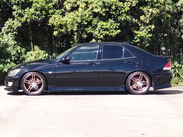 アルテッツァ RS200 Zエディション 色替車202ブラック外フルエアロ外ボンネット外ミラーステンタコ足Fパイプマフラーコーヨーアルミラジエターファイナルコネクション車高調18インチモデル5AWブリッツ水温計&負圧計ケンウッドSDナビETC(5枚目)