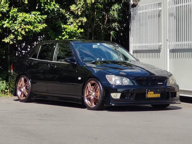 アルテッツァ RS200 Zエディション 色替車202ブラック外フルエアロ外ボンネット外ミラーステンタコ足Fパイプマフラーコーヨーアルミラジエターファイナルコネクション車高調18インチモデル5AWブリッツ水温計&負圧計ケンウッドSDナビETC(6枚目)