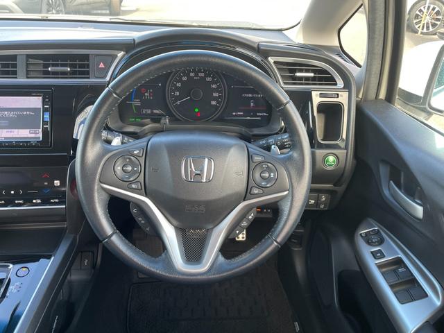 シャトル ハイブリッドＸホンダセンシング／走行３６４７８ＫＭ／ドラレコ　メーカーＯＰ８インチナビ／ＣＤＤＶＤ／１２セグ／バックカメラ／ドライブレコーダー／スマートキー／プッシュスタート／ＡＳＶ／アダプティブクルーズコントロール／純正１５ＡＷ／ＬＥＤヘッドライト／フォグ／（11枚目）