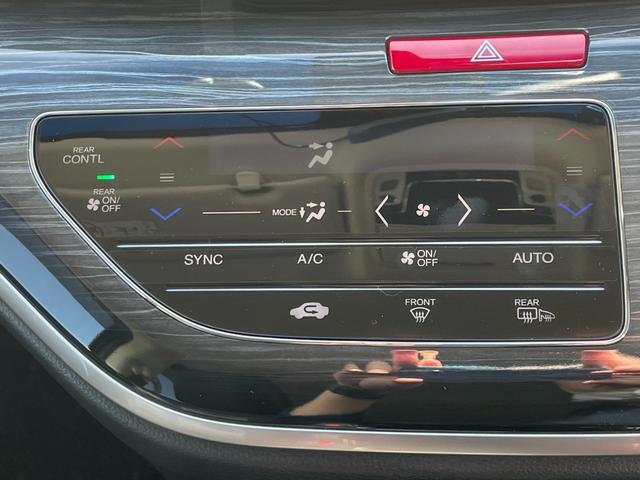 オデッセイ アブソルートＥＸ／走行２２７１５ＫＭ／フリップダウンモニター　ハーフレザーシート／純正８インチナビ／両側電動スライドドア／クルーズコントロール／ＡＳＶ／バックカメラ／ＥＴＣ／フルセグ／ＣＤＤＶＤ再生／１２セグ／ＢＴ／電動シート／ＬＥＤヘッドライト／フォグ／フル（17枚目）