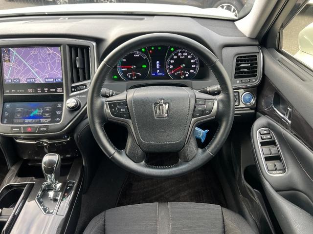 クラウンハイブリッド アスリートＳ／茨城仕入／走行２４３９１ＫＭ／禁煙車／　メーカーＯＰナビ／ドライブレコーダー／スマートキー／プッシュスタート／ＢＴ対応／１２セグ／バックカメラ／電動シート／シートヒーター／ＨＩＤヘッドライト／フォグ／ビルトインＥＴＣ／フル装備（9枚目）