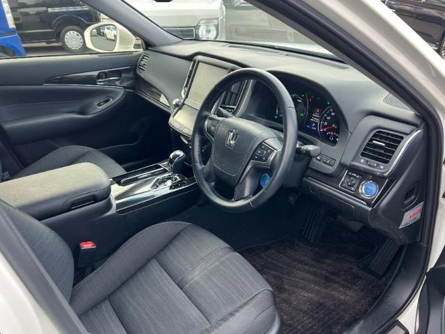 クラウンハイブリッド アスリートＳ／茨城仕入／走行２４３９１ＫＭ／禁煙車／　メーカーＯＰナビ／ドライブレコーダー／スマートキー／プッシュスタート／ＢＴ対応／１２セグ／バックカメラ／電動シート／シートヒーター／ＨＩＤヘッドライト／フォグ／ビルトインＥＴＣ／フル装備（10枚目）