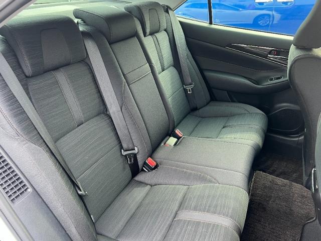 クラウンハイブリッド アスリートＳ／茨城仕入／走行２４３９１ＫＭ／禁煙車／　メーカーＯＰナビ／ドライブレコーダー／スマートキー／プッシュスタート／ＢＴ対応／１２セグ／バックカメラ／電動シート／シートヒーター／ＨＩＤヘッドライト／フォグ／ビルトインＥＴＣ／フル装備（18枚目）