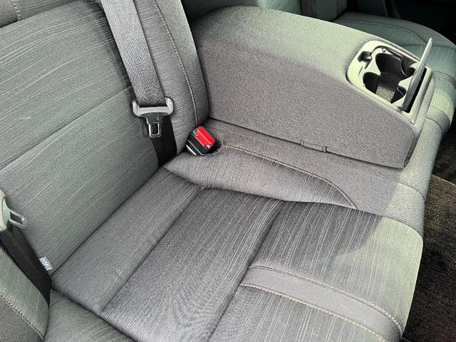 クラウンハイブリッド アスリートＳ／茨城仕入／走行２４３９１ＫＭ／禁煙車／　メーカーＯＰナビ／ドライブレコーダー／スマートキー／プッシュスタート／ＢＴ対応／１２セグ／バックカメラ／電動シート／シートヒーター／ＨＩＤヘッドライト／フォグ／ビルトインＥＴＣ／フル装備（19枚目）