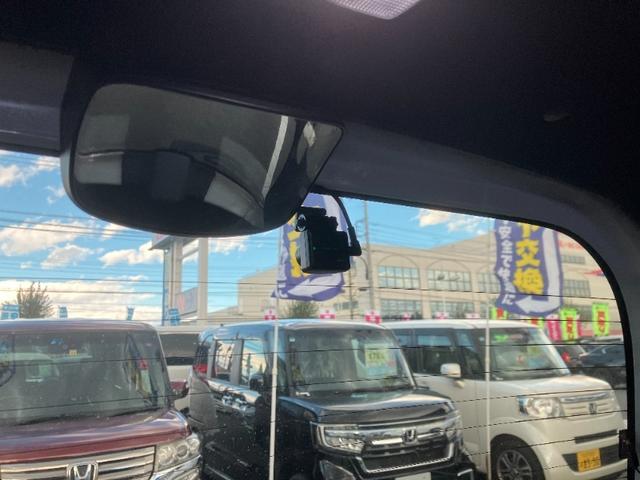 N-BOXカスタム L/東大和仕入/走行46570KM/ワンオーナー/禁煙車 社外8インチSDナビ/DVD/BT対応/12セグ/バックカメラ/ドライブレコーダー/スマートキー/プッシュスタート/両側電動スライドドア/ASV/アダプティブクルーズコントロール/LEDヘッドライト(20枚目)