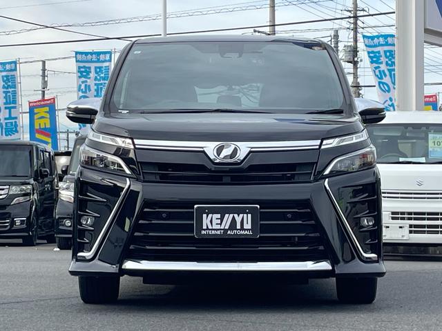 ヴォクシー ZS 煌II/関西仕入/走行24.402KM/ワンオーナー/ 純正8型SDナビ/CD&DVD再生/Bluetoothオーディオ/フルセグTV/Bカメラ/フリッツプダウンモニター/ドラレコ/両側自動スライド/衝突軽減装置/車線逸脱警告/クルーズ/ビルトインETC(5枚目)