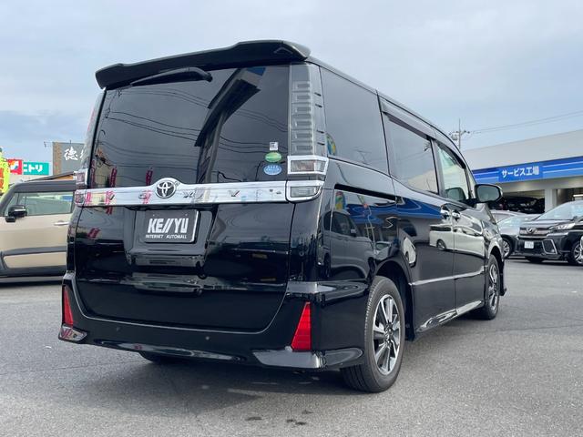 ヴォクシー ZS 煌II/関西仕入/走行24.402KM/ワンオーナー/ 純正8型SDナビ/CD&DVD再生/Bluetoothオーディオ/フルセグTV/Bカメラ/フリッツプダウンモニター/ドラレコ/両側自動スライド/衝突軽減装置/車線逸脱警告/クルーズ/ビルトインETC(9枚目)