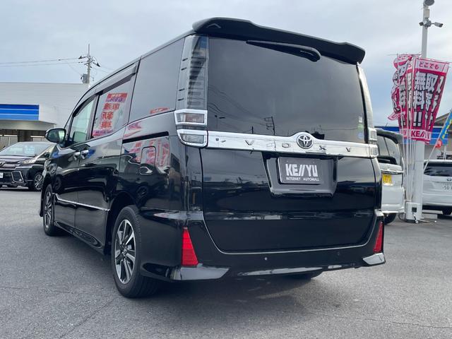 ヴォクシー ZS 煌II/関西仕入/走行24.402KM/ワンオーナー/ 純正8型SDナビ/CD&DVD再生/Bluetoothオーディオ/フルセグTV/Bカメラ/フリッツプダウンモニター/ドラレコ/両側自動スライド/衝突軽減装置/車線逸脱警告/クルーズ/ビルトインETC(11枚目)