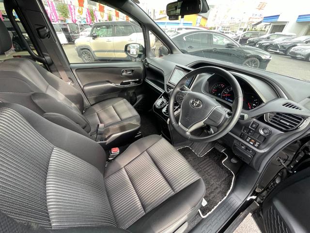 ヴォクシー ZS 煌II/関西仕入/走行24.402KM/ワンオーナー/ 純正8型SDナビ/CD&DVD再生/Bluetoothオーディオ/フルセグTV/Bカメラ/フリッツプダウンモニター/ドラレコ/両側自動スライド/衝突軽減装置/車線逸脱警告/クルーズ/ビルトインETC(13枚目)