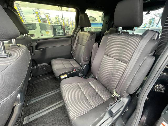 ヴォクシー ZS 煌II/関西仕入/走行24.402KM/ワンオーナー/ 純正8型SDナビ/CD&DVD再生/Bluetoothオーディオ/フルセグTV/Bカメラ/フリッツプダウンモニター/ドラレコ/両側自動スライド/衝突軽減装置/車線逸脱警告/クルーズ/ビルトインETC(19枚目)