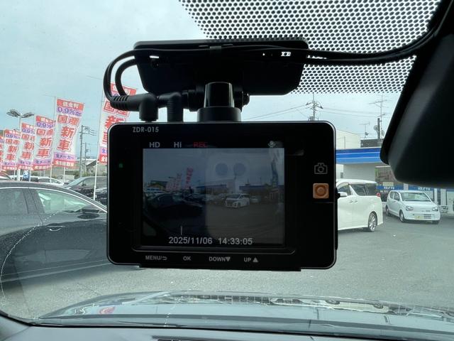 ヴォクシー ZS 煌II/関西仕入/走行24.402KM/ワンオーナー/ 純正8型SDナビ/CD&DVD再生/Bluetoothオーディオ/フルセグTV/Bカメラ/フリッツプダウンモニター/ドラレコ/両側自動スライド/衝突軽減装置/車線逸脱警告/クルーズ/ビルトインETC(27枚目)